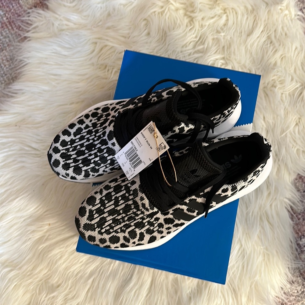 Women’s adidas Swift Run leopard gym shoe